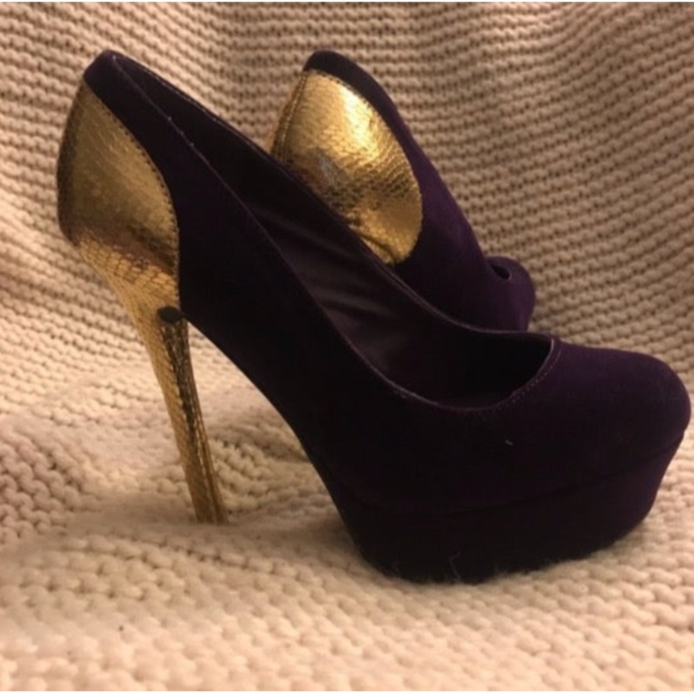 Qupid Animal Print Metallic Pumps